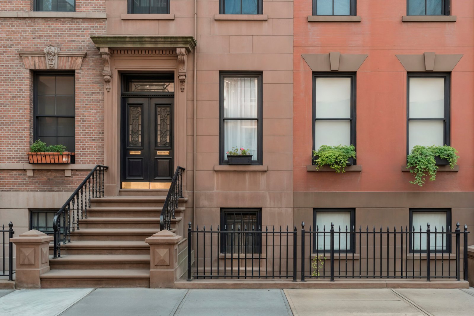 Common Signs Your Brownstone Needs Immediate Repair